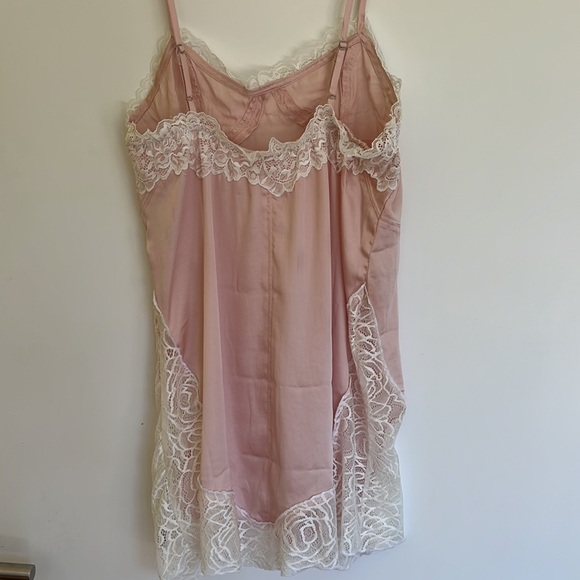 Intimately Free slip - Picture 2 of 5